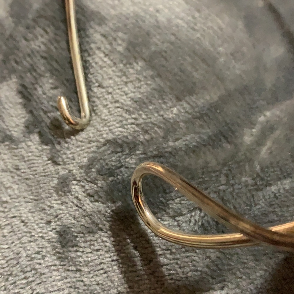 Beautiful Solid Cuff Hook Choker Necklace Twist - Picture 6 of 8